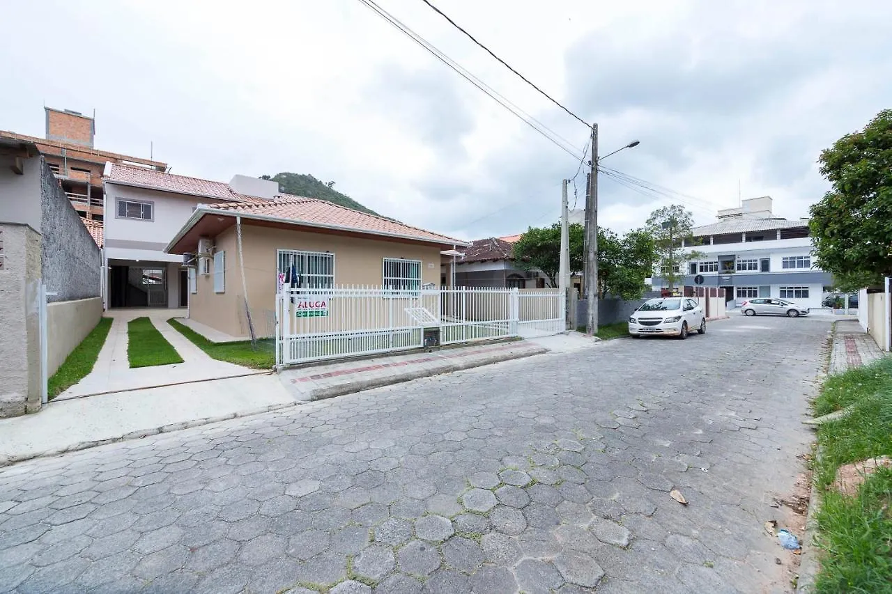 Casa A 80M Da Praia Bombinhas Holiday home